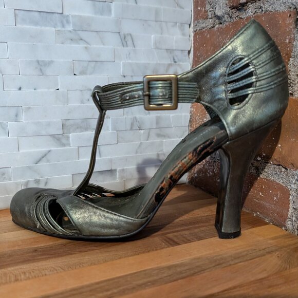 BCBG Girls Retro Metallic Mint Green T-Strap Heels Sz 7.5 - Picture 3 of 11